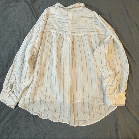 Zara Basic Striped Button Down Shirt
#1163 - Picture 6 of 6